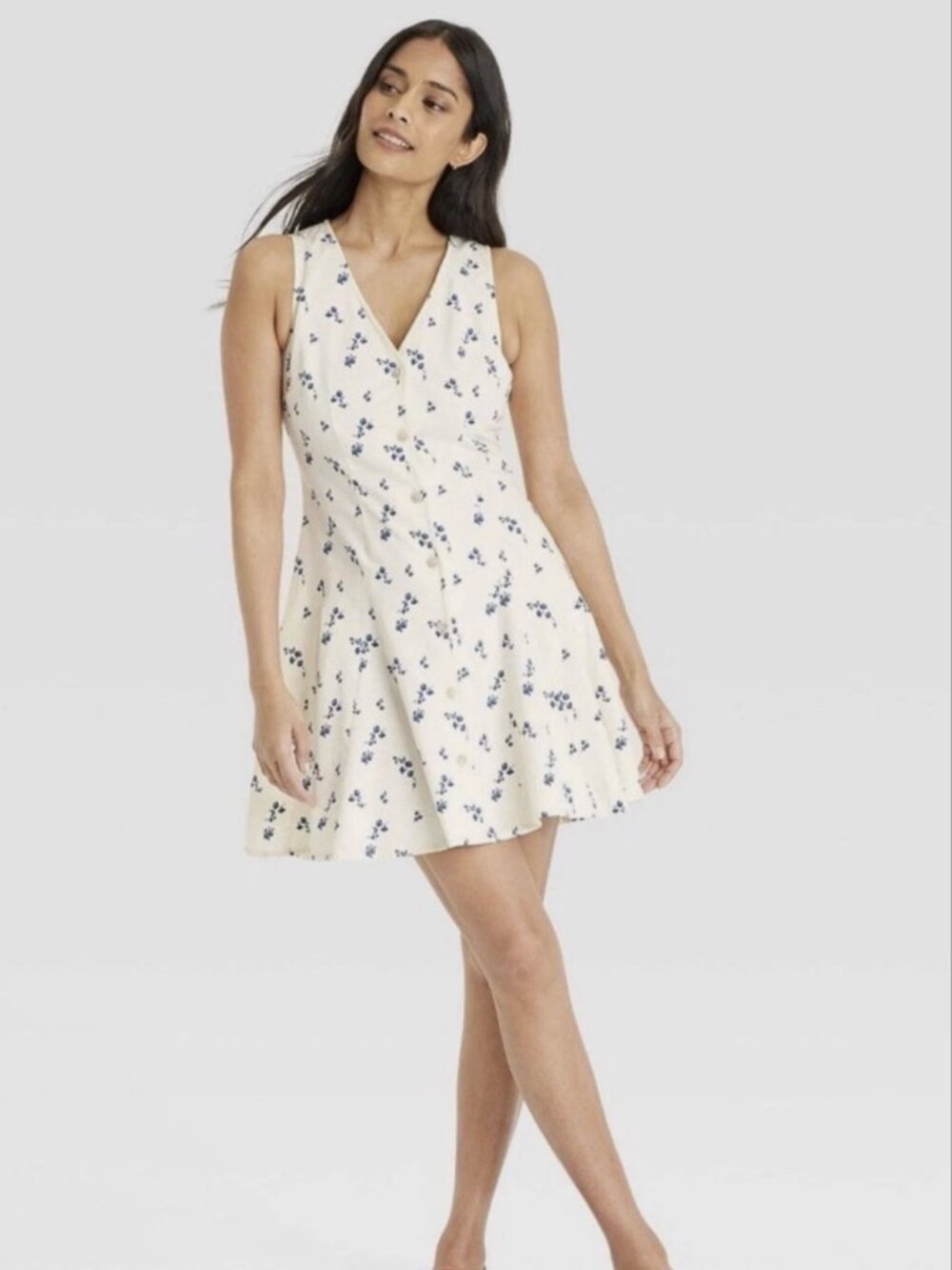 NWT - Universal Threat White & Blue Floral Button Down Sleeveless Dress